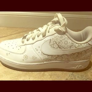 Women’s Air Force Ones - White with flowers